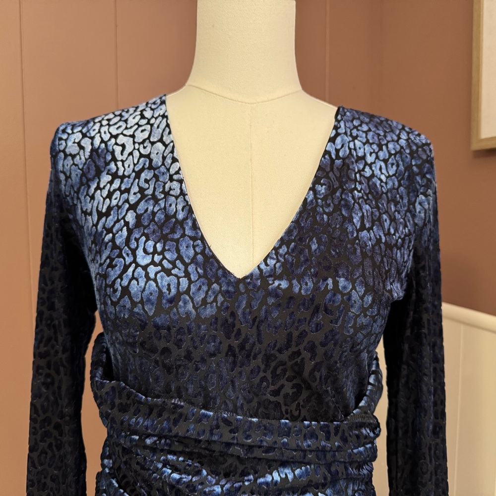 Guess Belinda Animal Print Velvet Long Sleeve Bodysuit - Picture 5 of 13
